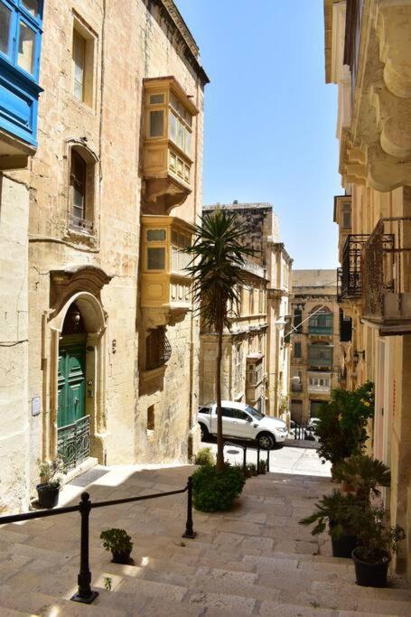 City Centre Pied-A-Terre Near Food Market And Walking Distance To Bus Terminus فاليتا المظهر الخارجي الصورة